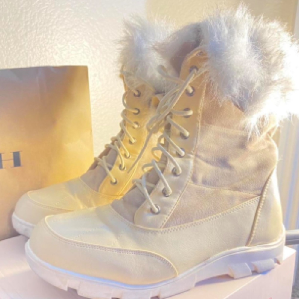 High-top snow boots